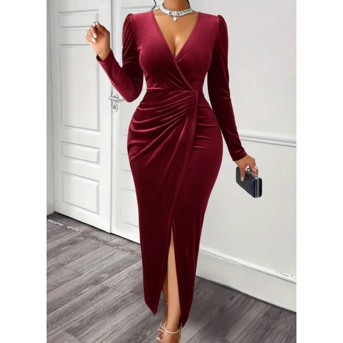 Kadın Uzun Kollu Kruvaze Yaka önünden çapraz Detaylı Uzun Kadife Elbise
