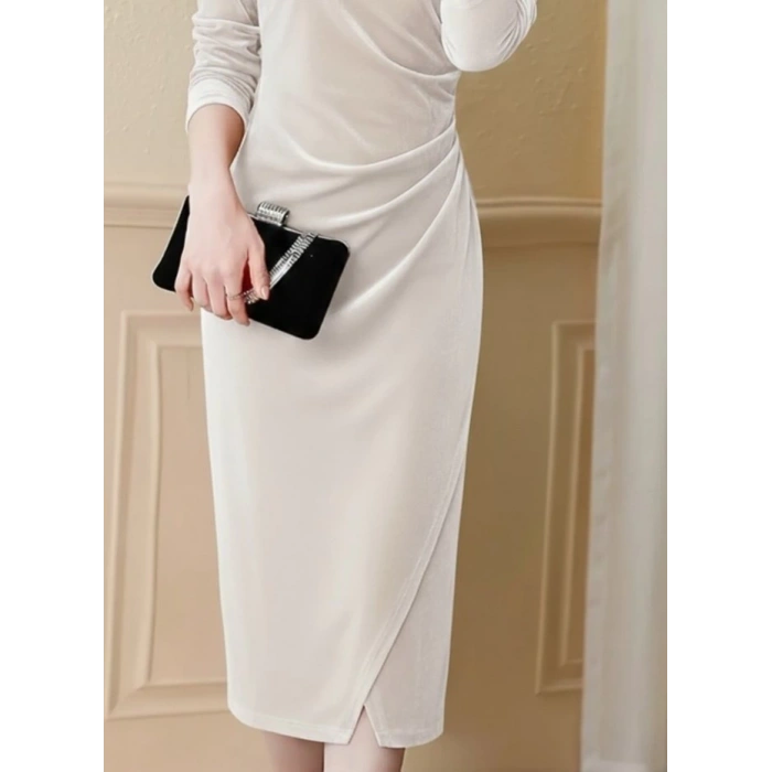 Kadın Uzun Kollu Kruvaze Yakalı Yandan Büzgülü önden çapraz Detaylı Midi Kadife Elbise