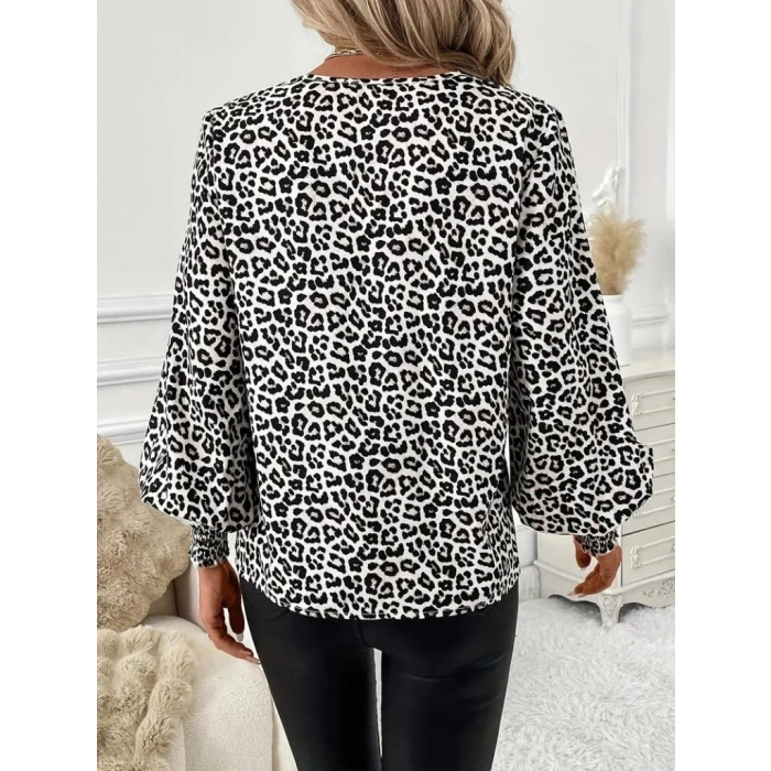 Kadın Uzun Kollu V Yaka Kollar Gipe Detaylı Leopar Desenli Süprem Bluz
