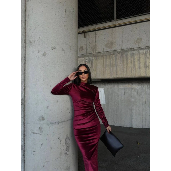 Kadın Uzun Kollu Yarım Balıkçı Yaka Büzgü Detay Kadife Kumaş Elbise