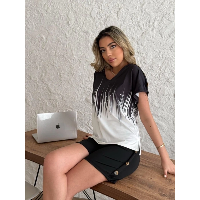 Kadın V Yaka Kısa Kol Kenarları Minik Yırtmaç Detaylı Dalgıç Bluz + Düğme Detaylı Dalgıç şort