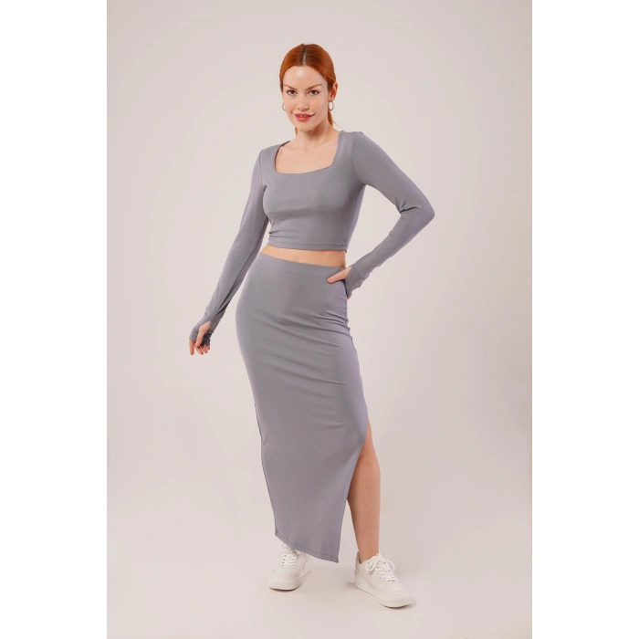 Kare Yaka Bluz Ve Yırtmaç Detaylı Etek İkili Gri Takım