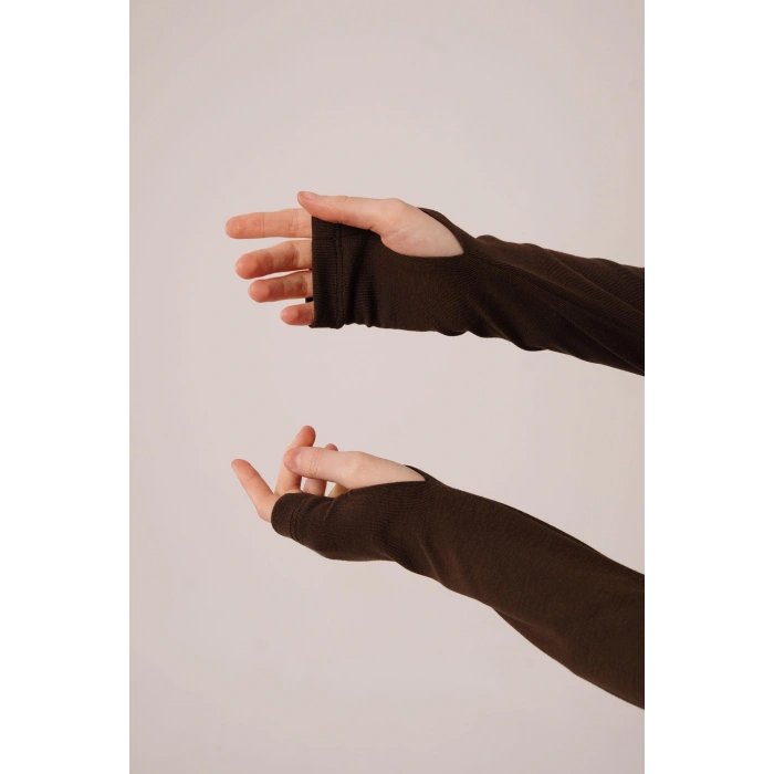 Kare Yaka Bluz Ve Yırtmaç Detaylı Etek İkili Kahverengi Takım