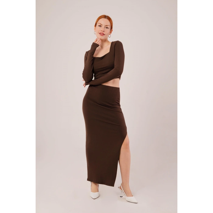 Kare Yaka Bluz Ve Yırtmaç Detaylı Etek İkili Kahverengi Takım