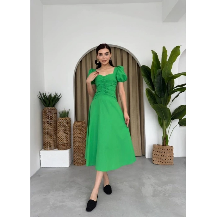 Kare Yaka Düğmeli Elbise