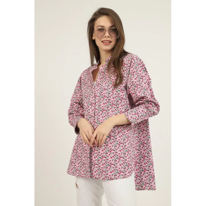 Kırmızı V Yakalı Ve Desenli Gömlek