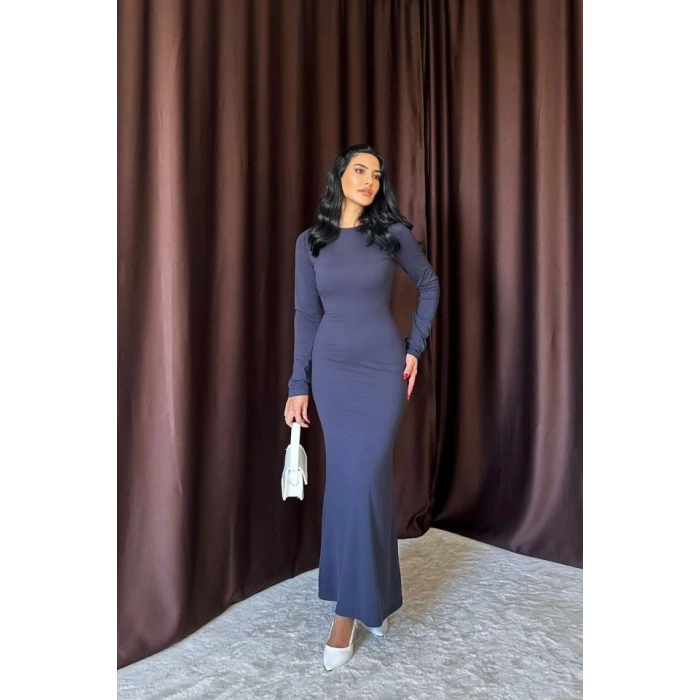 Lacivert Vücudu Saran Uzun Elbise