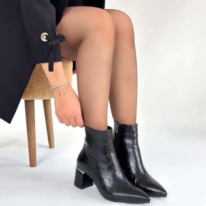 Meça Siyah Cilt Topuklu Bot