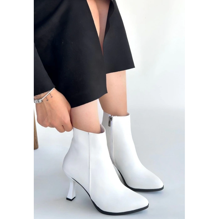 Mişha Beyaz Cilt Topuklu Bot