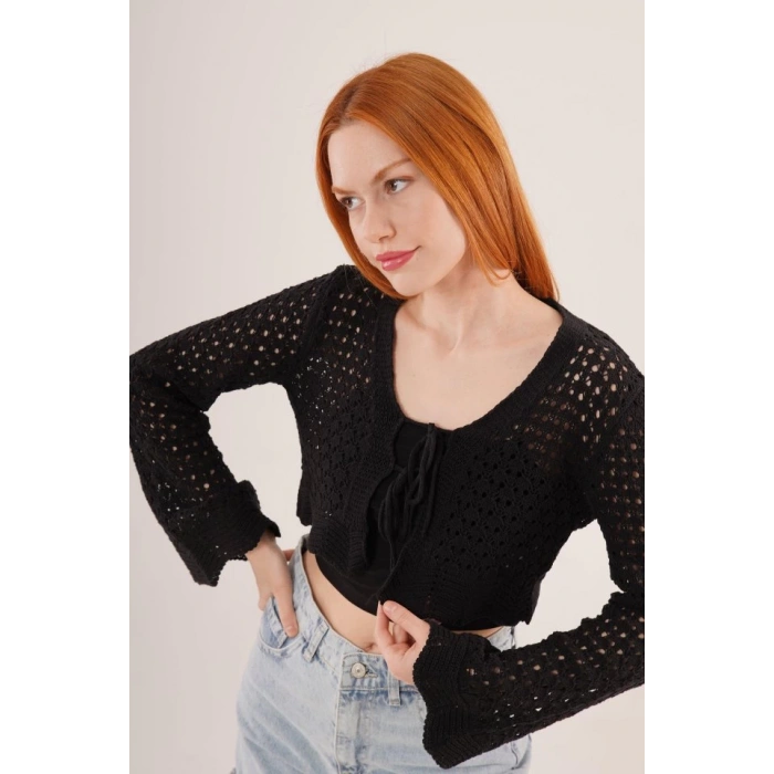 Ön Bağlamalı Ajurlu Crop Siyah Hırka