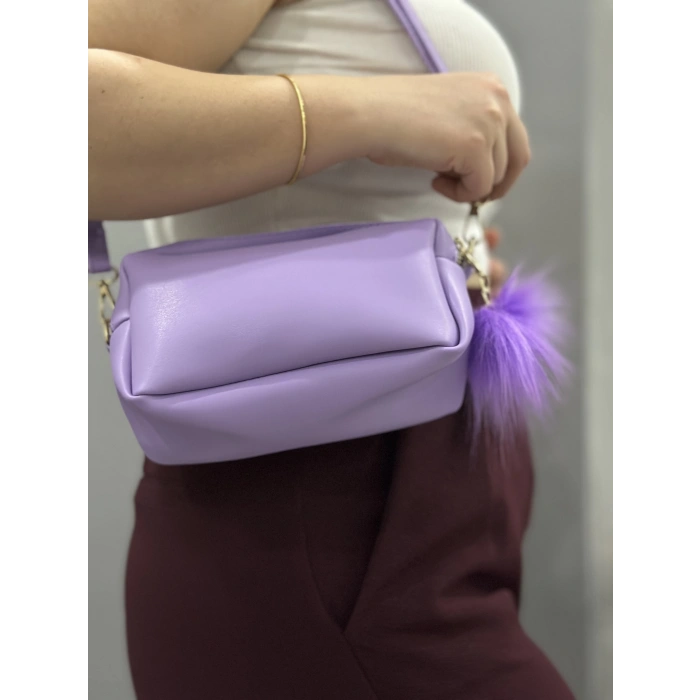 Ponpon mor cilt çanta