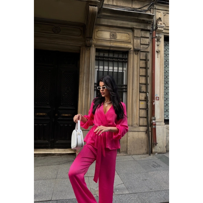 SATEN KRUVAZE BAĞLAMALI BLUZ- PANTOLON TAKIM - Fuşya