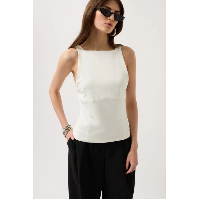 Sırt Kurdele Detay Bluz