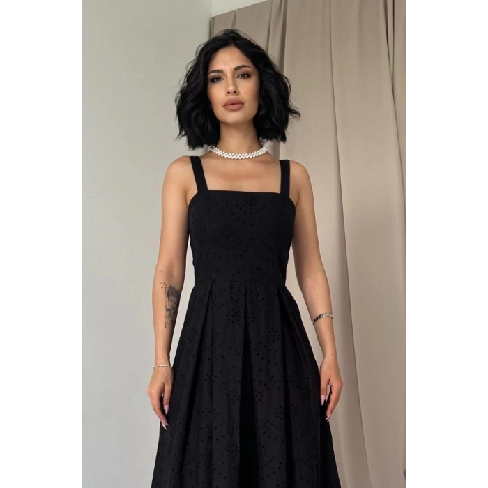 Siyah Askılı Aparatlı Brode Elbise