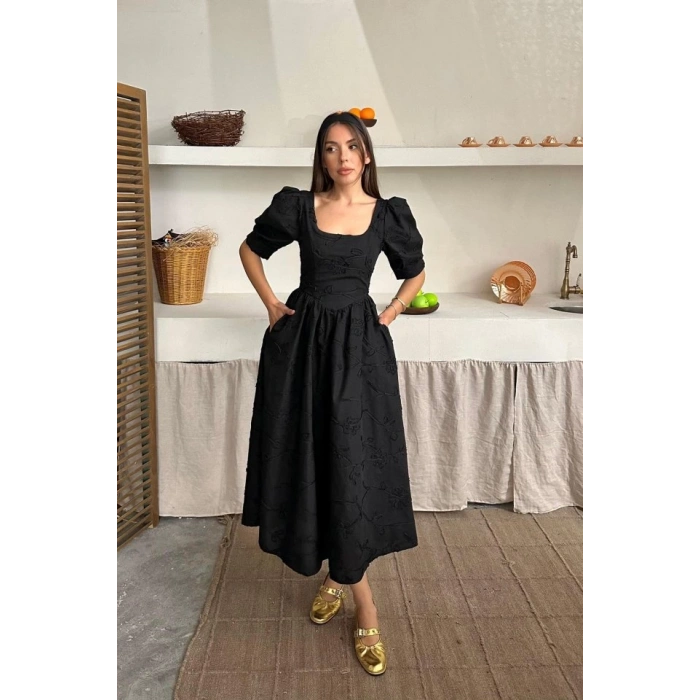 Siyah Balon Kollu Brode Elbise