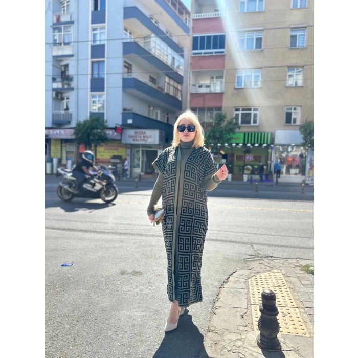 Siyah çizgi desenli elbiseli hırka triko takım haki