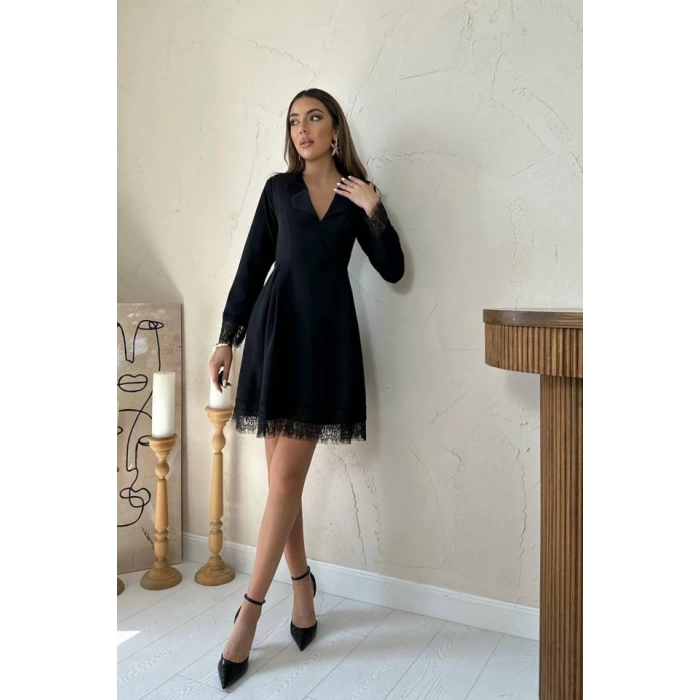 Siyah Dantel Detaylı Kruvaze Yaka Elbise