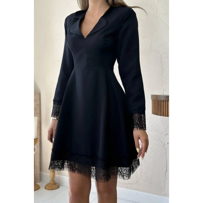 Siyah Dantel Detaylı Kruvaze Yaka Elbise