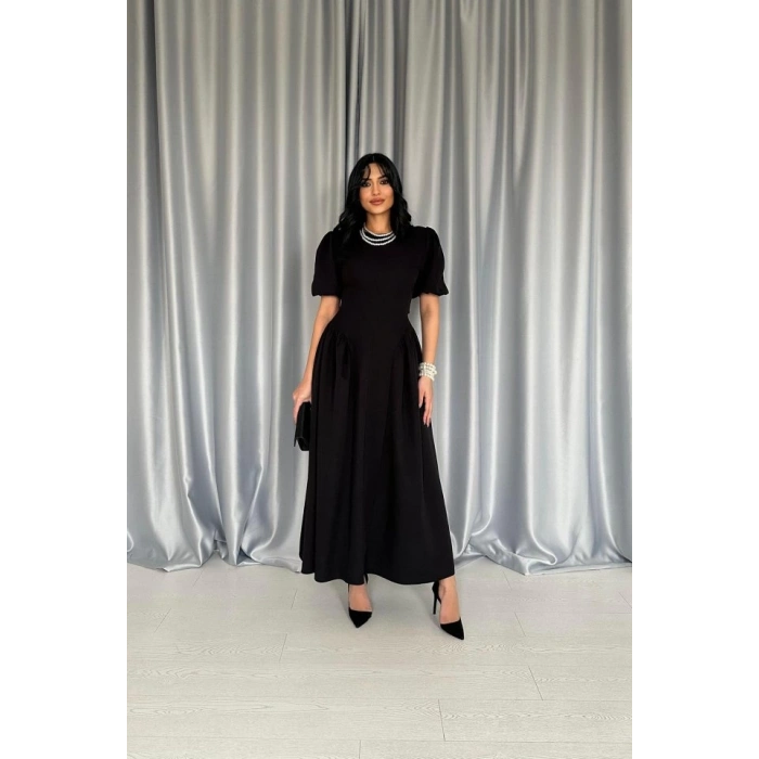 Siyah Etek Yanları Büzgülü Balon Kollu Elbise