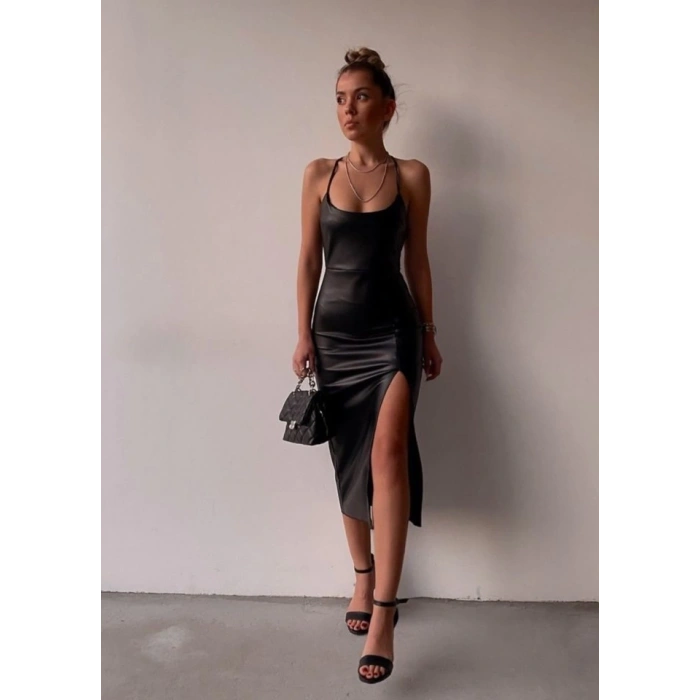 Siyah Sırt Dekolteli Deri Elbise