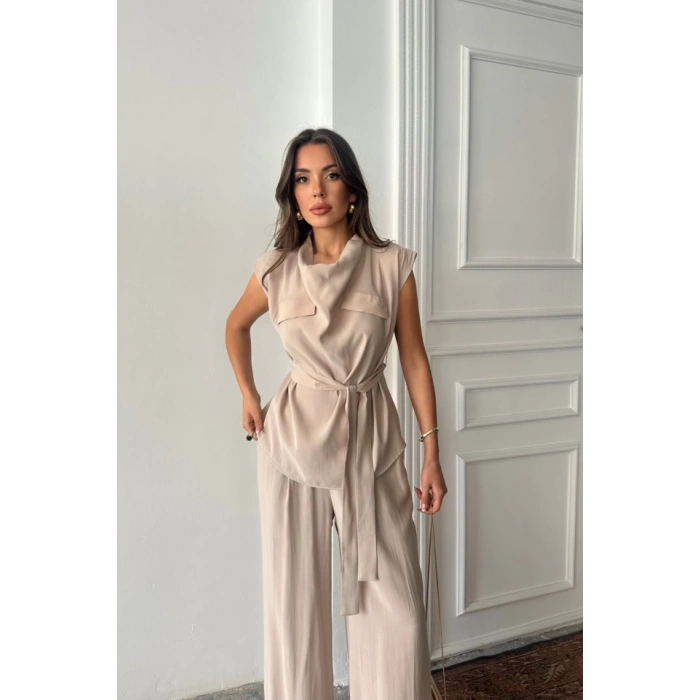 TENCEL MODAL KOLSUZ BLUZ KAPALI CEP DETAYLI DÖKÜMLÜ - PANTOLON TAKIM - Bej