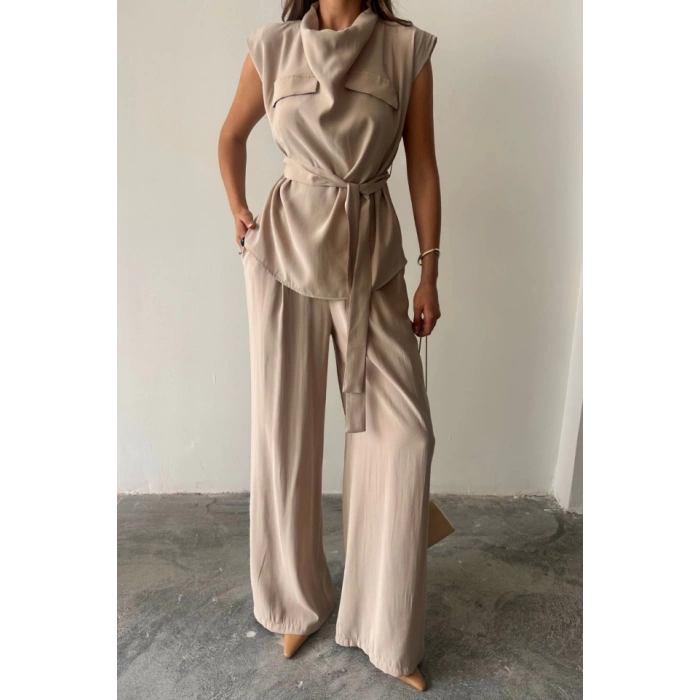 TENCEL MODAL KOLSUZ BLUZ KAPALI CEP DETAYLI DÖKÜMLÜ - PANTOLON TAKIM - Bej