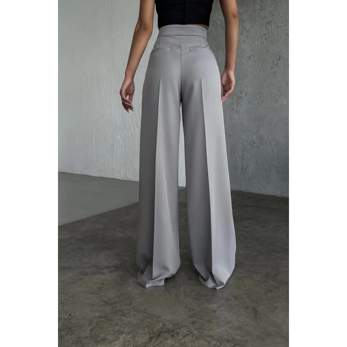 Üç Düğme Detayli Palazzo Pantolon