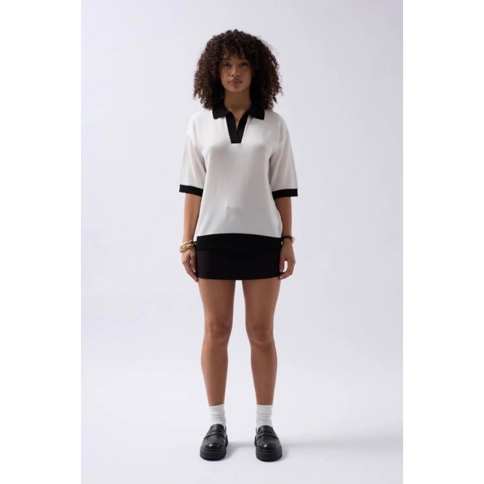 V Yaka Dokulu T-Shirt