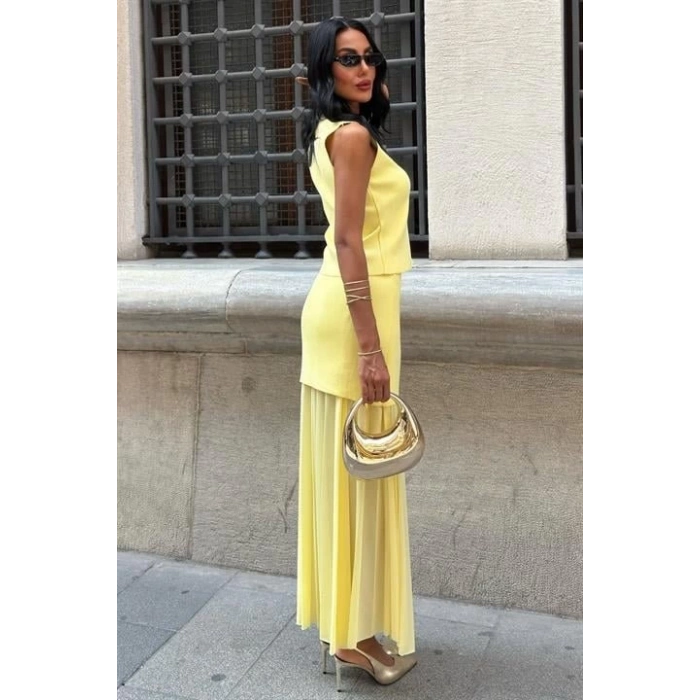 Yelekli Ve Pilise Etekli Triko Takım 10001