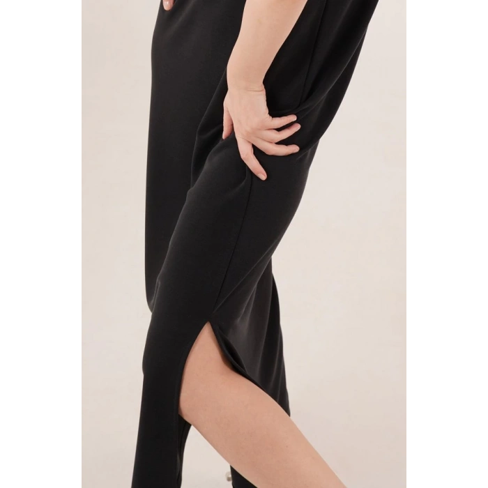 Yırtmaç Detaylı Kısa Kollu Salaş Maxi Siyah Elbise