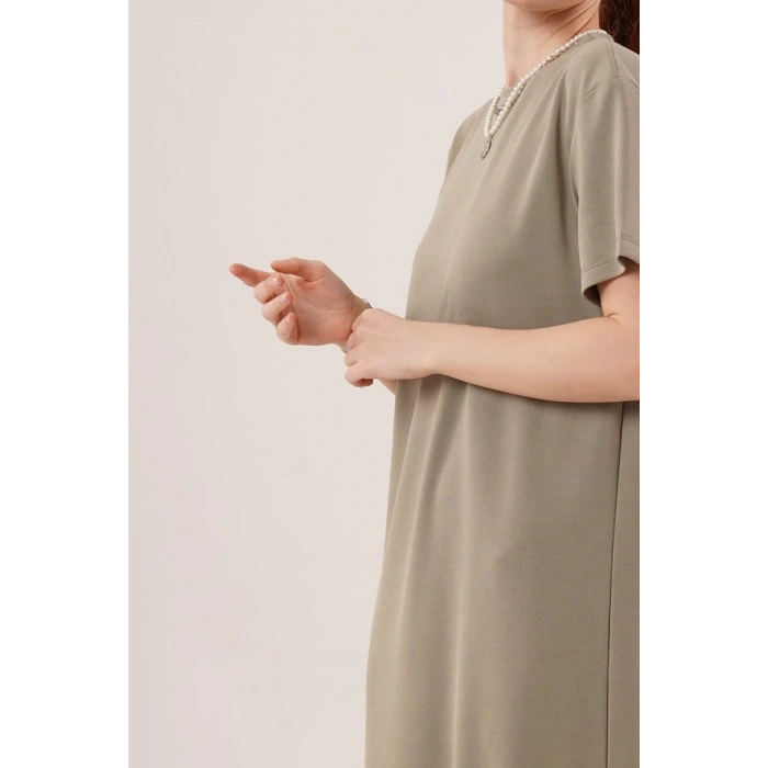 Yırtmaç Detaylı Kısa Kollu Salaş Maxi Yağ Yeşili Elbise