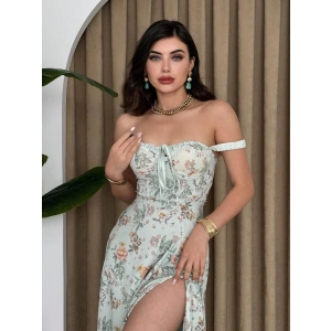 Anjelik Yırtmaç Detaylı Elbise