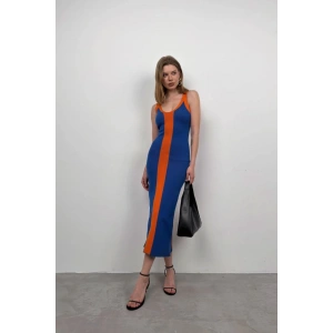 Çift Renk Yırtmaç Detay Elbise