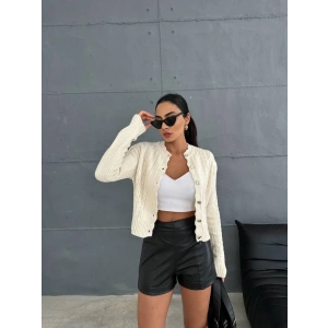 Düğme detaylı hırka ekru