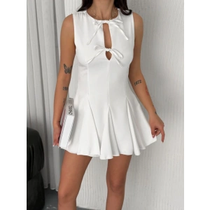 Göğüs Bağlamalı Kolsuz Mini Boy Elbise - Beyaz