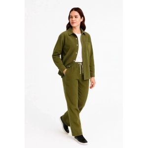 Kadife Oversize Takım – Gömlek Ve Pantolon İkili Set Füme Corduroy Şıklığı, Rahat Ve Zarif Duruş Yumuşak Dokulu Kadife Kumaş, Düğmeli Gömlek Üst Ve Lastikli Pantolon Alt Parça Ile Gün Boyu Konfor- Haki