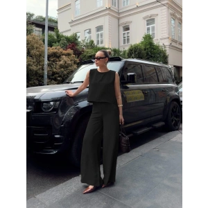 Kadın Bisiklet Yaka Kolsuz Bluz Ve Bol Paça Aerobin Kumaş Ikili Takım