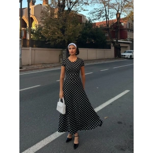 Kadın Kısa Kollu Bisiklet Yaka Puantiyeli Maksi örme Krep Elbise