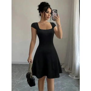 Kadın Kısa Kollu Geometrik Yakalı Janjan Krep Elbise