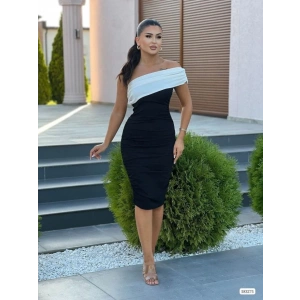 Kadın Omuz Dekolteli Arkası Büzgü Detay Midi Boy Elbise