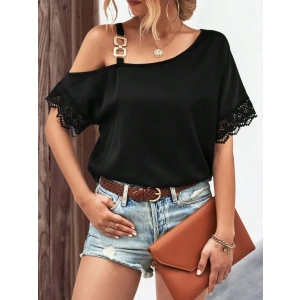 Kadın Tek Omuzu Askılı Kısa Kollu Toka Detaylı Dantelli Viskon Bluz