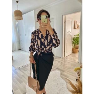 Kadın Uzun Kollu Kruvaze Yaka Dijital Baskılı Fiyonk Detay Dalgıç Kumaş Elbise