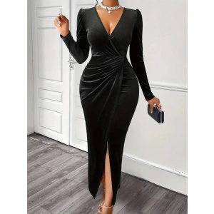 Kadın Uzun Kollu Kruvaze Yaka önünden çapraz Detaylı Uzun Kadife Elbise