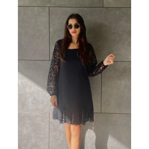 Kadın Uzun Kollu Yuvarlak Yaka Kol Ve Etek Ucu Dantelli Kısa Ithal Krep Elbise