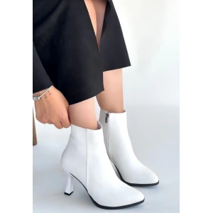 Mişha Beyaz Cilt Topuklu Bot