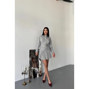 ÖNDEN GOLD DÜĞMELİ PİLELİ KISA ELBİSE - Gri