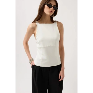 Sırt Kurdele Detay Bluz