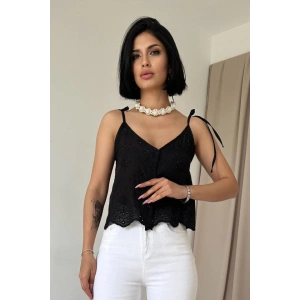 Siyah Bağcıklı Brode Bluz