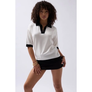 V Yaka Dokulu T-Shirt