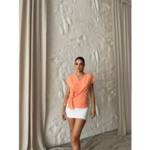 YANDAN BAĞLAMA DETAYLI KOLSUZ BLUZ - Somon